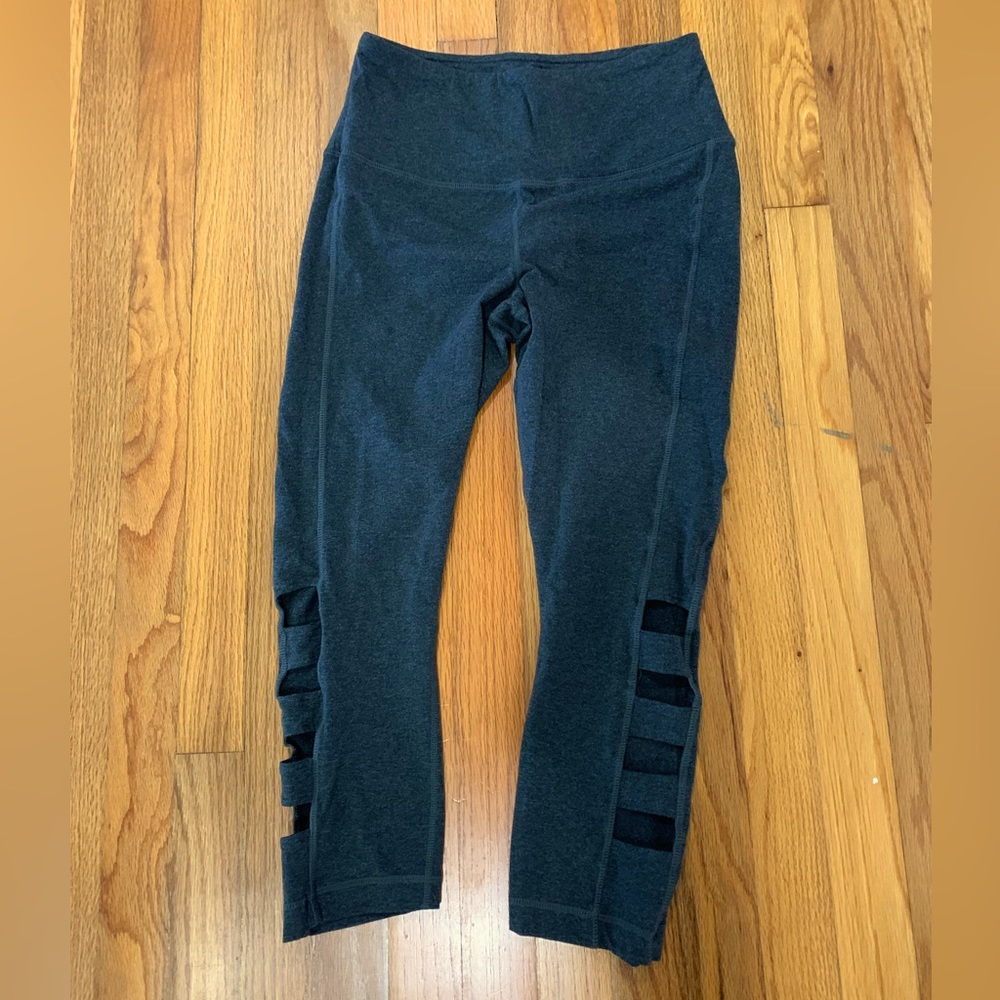 Velocity Cut Out Capri Leggings